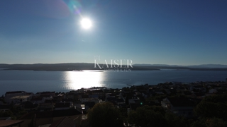 Crikvenica - appartamento, 2 camere da letto + soggiorno, nuovo edificio con vista, terrazza e parcheggio