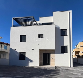 Srima, Vodice - Moderna casa a tre piani (S1) con vista mare