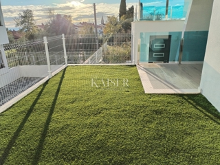 Istria, Umago, appartamento 67 m2, 300 m dal mare