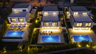 Isola di Krk, Malinska - Villa moderna di 200 m2 con piscina e vista mare