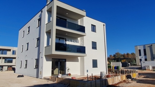 Istria - Umago, appartamento al secondo piano, vista mare