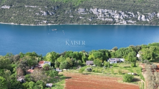 Rovigno - proprietà vicino al mare, 10.000 m2