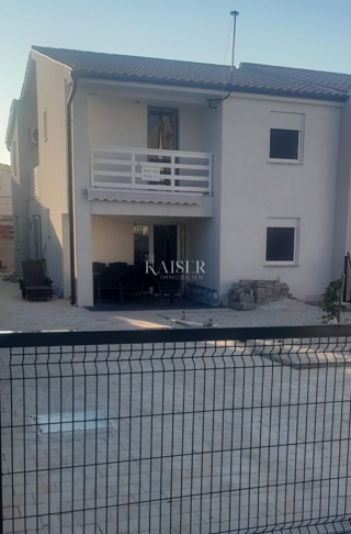 Zara, isola di Vir - Casa con giardino vicino alla spiaggia