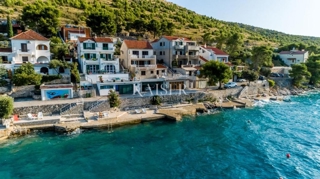Casa sul mare vicino a Šibenik