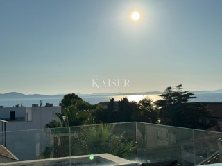 Zara - Appartamento esclusivo di 130 m² con vista panoramica sul mare, a 150 m dalla spiaggia.