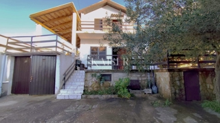 Murter, Betina - casa indipendente a 350 metri dal mare