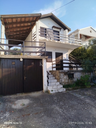 Murter, Betina - casa indipendente a 350 metri dal mare