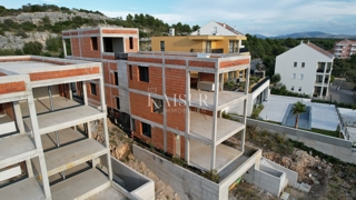 Spazioso appartamento (S1) al piano terra con giardino privato, Mandalina - Šibenik