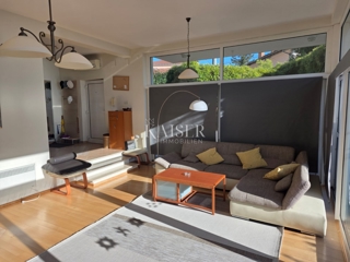 Opatija, appartamento su due piani con terrazza e parcheggio vicino al centro, 147m2