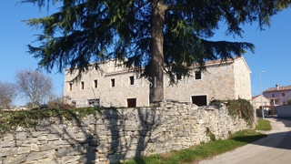 Istria - Lovreč, villa in pietra con vista mare