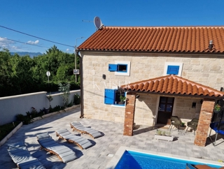 Isola di Krk, dintorni di Dobrinje - antico adattato