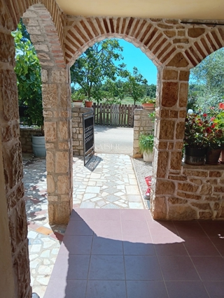 Istria - Parenzo, casa in pietra ristrutturata