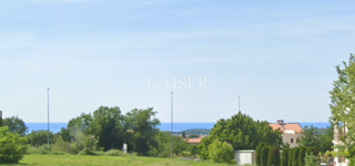 Istria - Parenzo, terreno edificabile eccezionale con vista mare a Parenzo