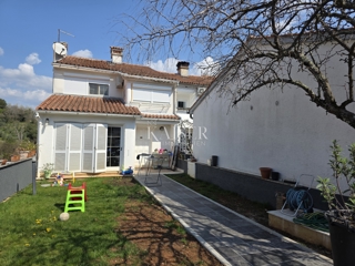 Istria - Parenzo, casa vicino al mare, la posizione più ambita della città.