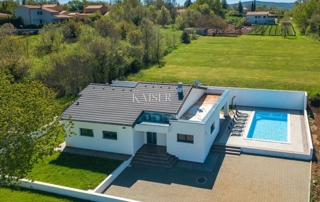 Labin - nuova costruzione con piscina, 125 m2
