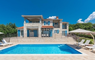 Istria - Parenzo, villa in pietra con vista mare e sauna