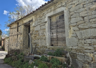 Istria - Buzet, case in pietra distrutte da ristrutturare