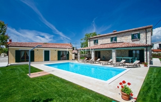 Istria, Radetići, villa tradizionale in pietra in un ambiente splendido