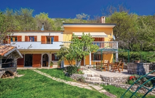 Kraljevica, Križišće - due case in mezzo alla natura con un grande giardino
