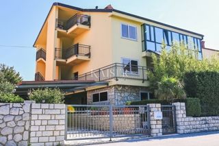 Villa moderna a Kraljevica con piscina, sauna e cantina vinicola