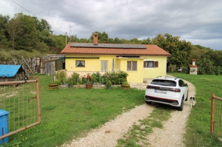 Rabac - case di 235 m2 su un terreno di 9.560 m2