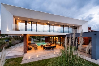 Istria, Medolino - splendida villa vicino al mare, 500 m2