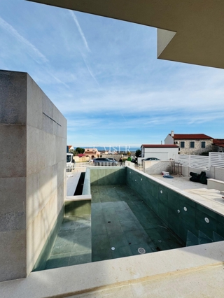 Istria, Ližnjan, villa moderna con splendida vista mare