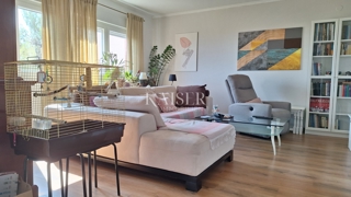 Rijeka, Škurinje, appartamento con due camere da letto con loggia e vista al secondo piano