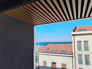 Istria, Umago, appartamento in un nuovo edificio di 80,66 m2 con vista mare