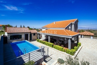 Casa Crno, Zadar, 510m2