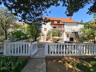 Zara - Casa Sabunike con 6 appartamenti 233 m2