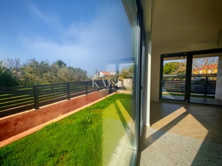 Istria, Banjole - Appartamento di 50 m2 in un nuovo edificio con giardino e parcheggio