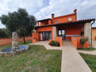 Istria - Fasana, casa con cortile di 1462 m2