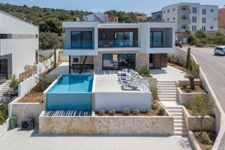 Villa Ražanj, Rogoznica, 270m2