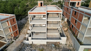 Appartamento di lusso al piano terra (Appartamento 1) con ampio giardino privato, Mandalina - Šibenik