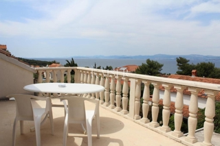 Isola di Brač - Bellissima casa in pietra con cinque appartamenti, uliveto e vista panoramica sul mare