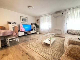 Isola di Pag – Kolan, 2 unità, cortile, parcheggio