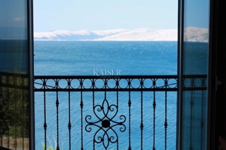 Senj, Senj - casa prima fila al mare