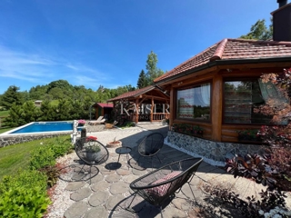 Ravna Gora, Kupjak - lussuosa villa in legno con piscina e centro benessere