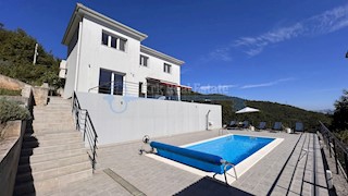 ABBAZIA - CASA INDIPENDENTE CON VISTA MARE E PISCINA