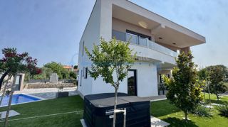 KORNIĆ - CASA INDIPENDENTE CON VISTA MARE E PISCINA