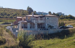 Villa a Momiano