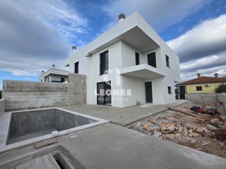 Graziosa casa bifamiliare con piscina nei dintorni di umag - Umago