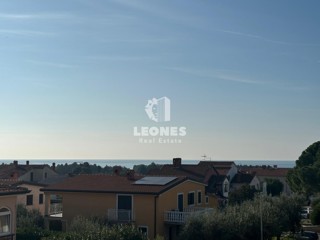 Appartamento al primo piano con incantevole vista sul mare a Cittanova