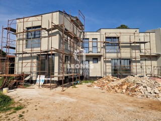 Graziosa casa bifamiliare con vista mare e piscina nei pressi di Umag - Umago