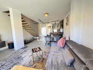 Confortevole appartamento su tre piani con giardino in posizione tranquilla a Cittanova