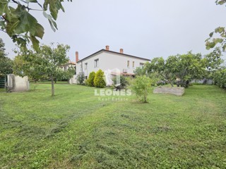 Casa con ampio giardino vicino a Umag - Umago