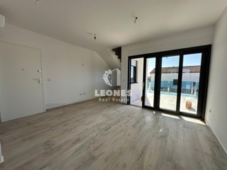 Appartamento duplex con vista mare a Lovrečica, a soli 300 metri dal mare