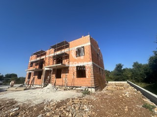 Attico con bellissima vista sul mare in una buona posizione a Parenzo