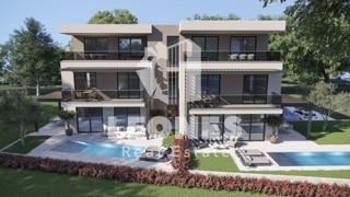 Appartamento a due piani con piscina ai dintorni di Poreč - Parenzo